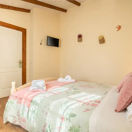 Casinha D'avo بيت ضيافة 3*